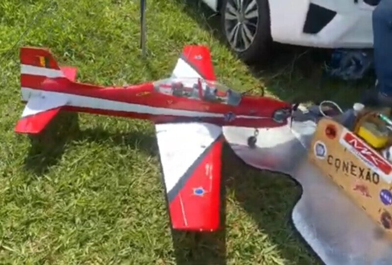 Aeromodelo tucano